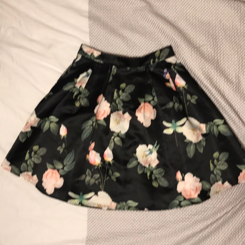 Black floral skirt with pleats